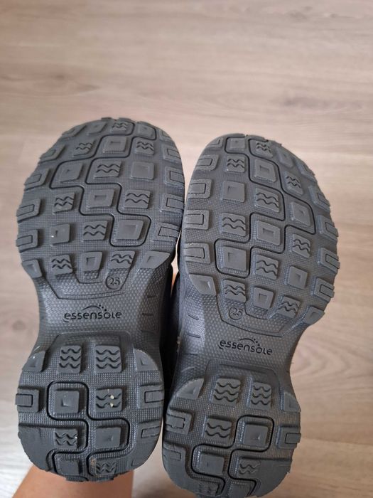 Cizme impermeabile Decathlon nr 25,o purtare