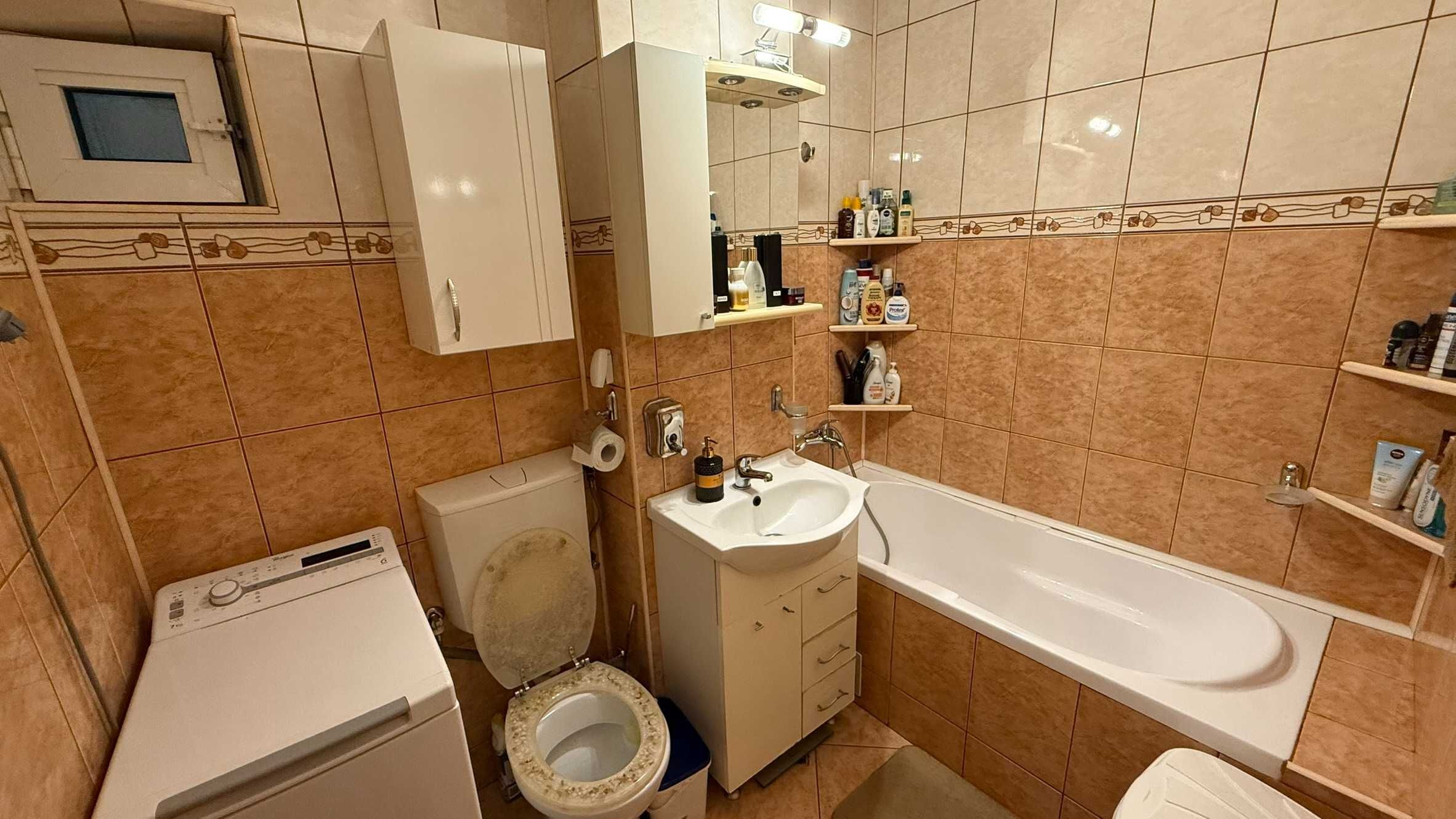 Apartament cu 2 camere, decomandat, mobilat+utilat, zona ultracentrala