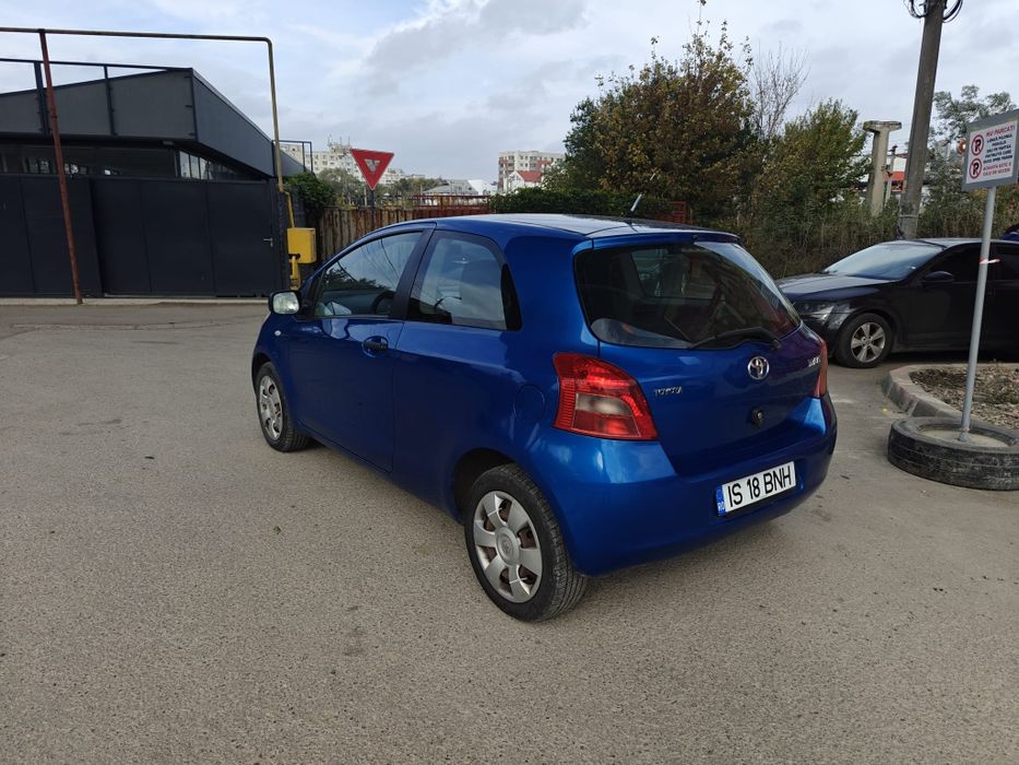 Vând Toyota Yaris 1.0 benzină din 2007
