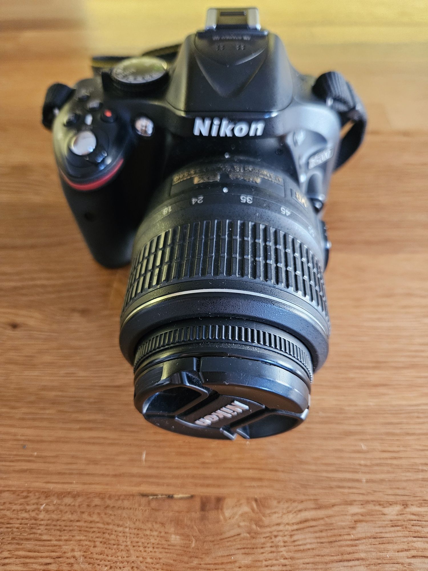 DSLR Nikon 5200 + 18-55MM + чанта + зарядно + 8GB  карта памет