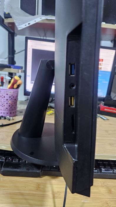 Моноблоки Lenova V310z/ i3 7100/ddr4 8gb