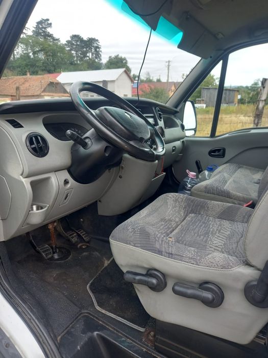 Vând Renault Master 2.5