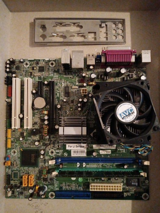 Kit retro-placă de bază  Lenovo+Pentium 4 frecvența 2,8Ghz+2gb RAM