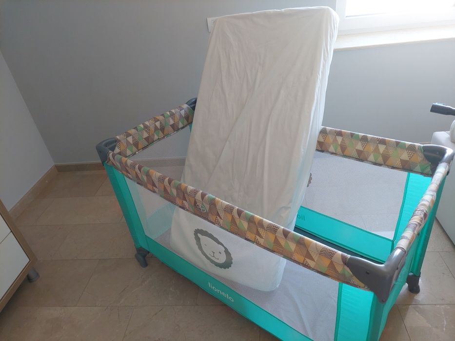 Patut pliabil cu doua saltele / tarc de joaca