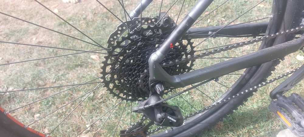 MTB Cube roti pe 29 model Nou.