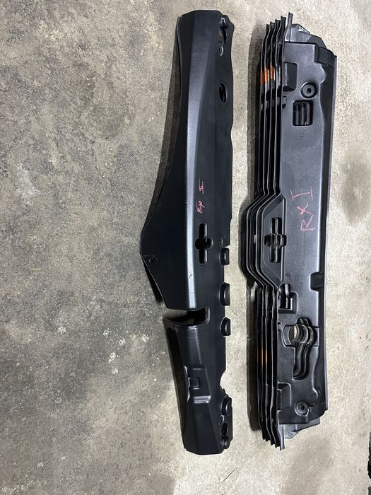 Накладка замка капота Лексус Рх330,Lexus Rx 350