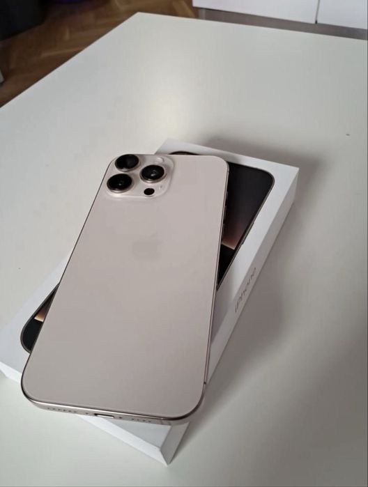 Iphone 16 pro Max 256 Gb xolati yengi qirilgan chizlgan joyi yoq 100%