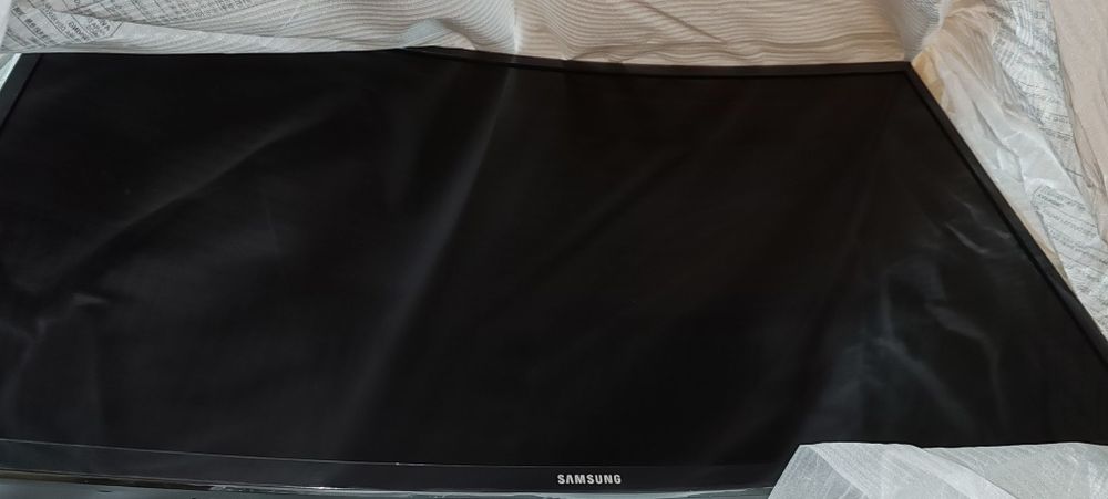 Monitor Samsung C32F39MFUU, 32", Full HD, Curbat, Nou, cu telecomanda