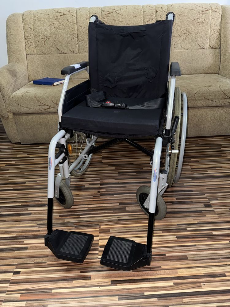 Scaun deplasare batrani dizabilitati handicap 42 cm (ca nou)