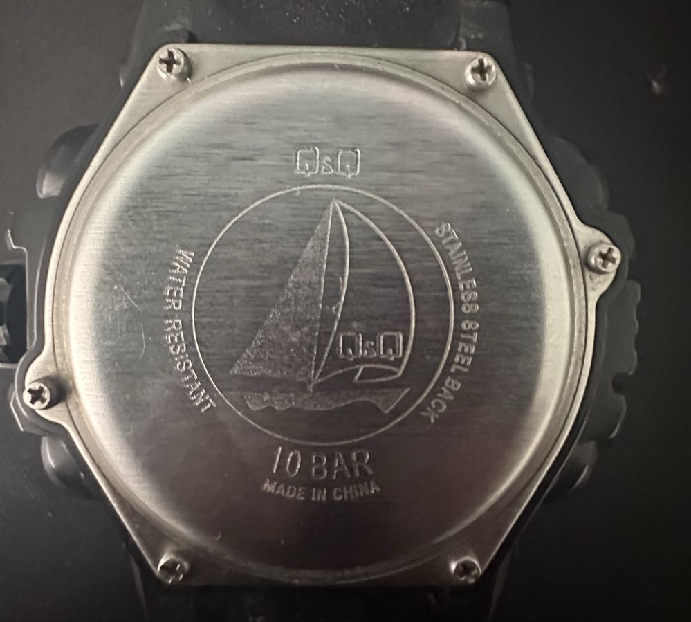 Чисто нов часовник На марката QsQ 10bar