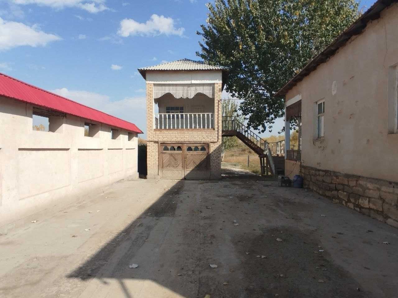 Qongirot tumanida noturar bino bolib tolash sharti bilan sotiladi