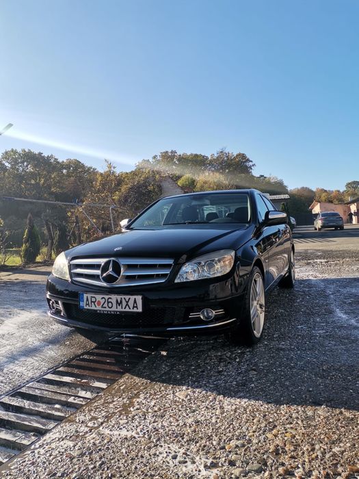 Vând MERCEDES-BENZ C180 KOmpressor