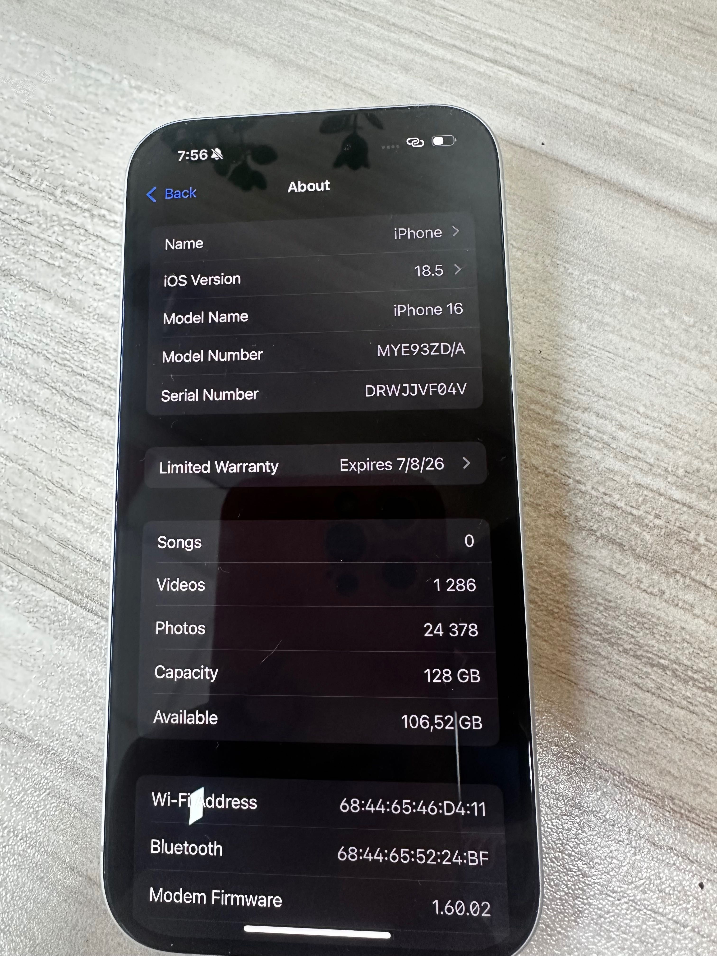 iPhone 16 с две години гаранция