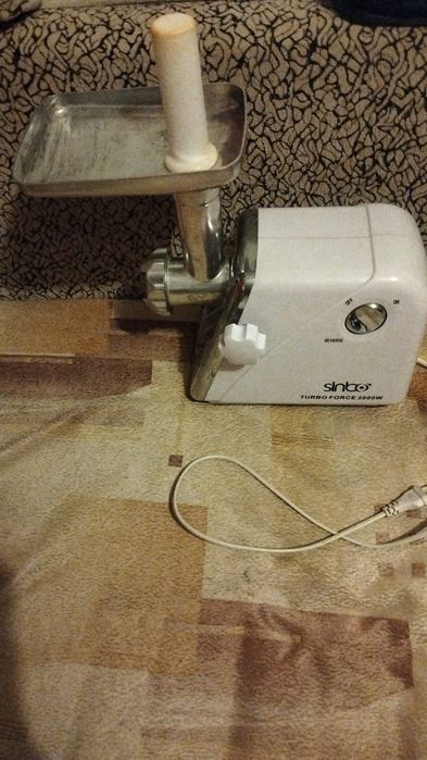 Электромясорубка продам недорого