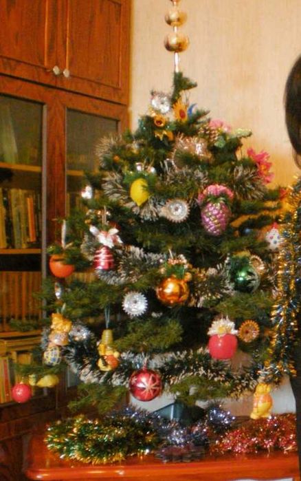 Новогодняя ёлка с игрушками