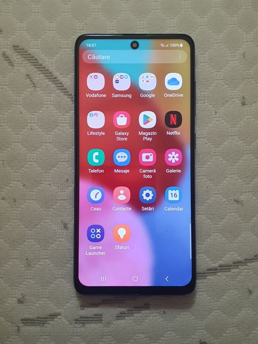 Tel. Samsung A51.