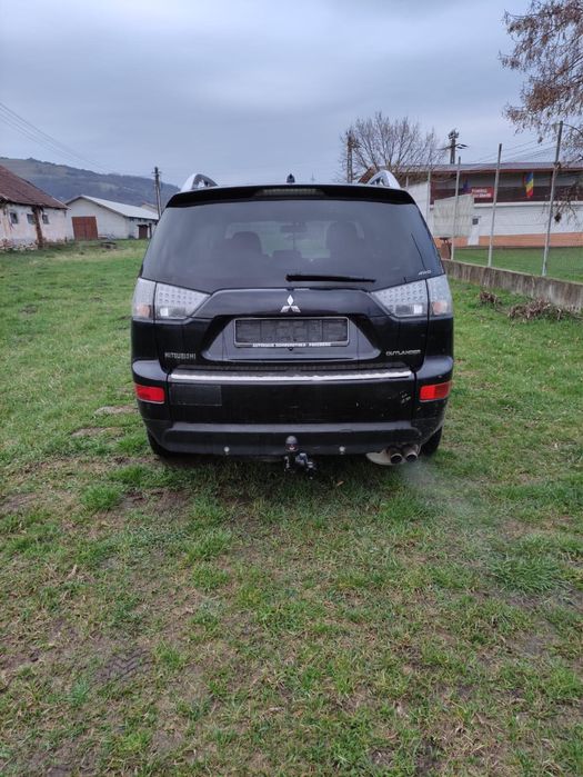 Vând Mitsubishi Outlander 4X4