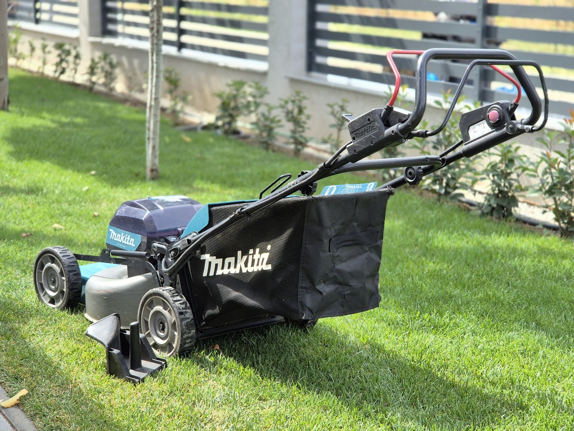 Makita LM001GZ SOLO Masina tuns gazon iarba electrica (profesionala)