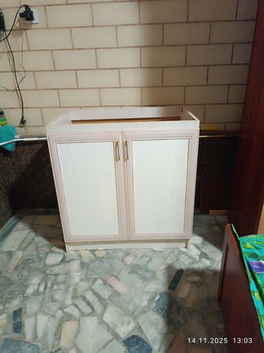 Кухонная гарнитура сотилади