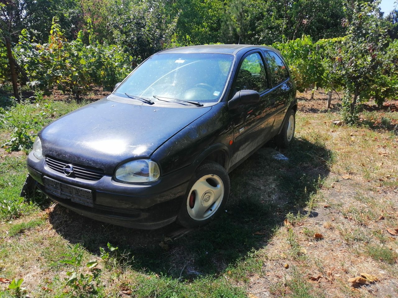 Opel corsa b 1.4 na chasti