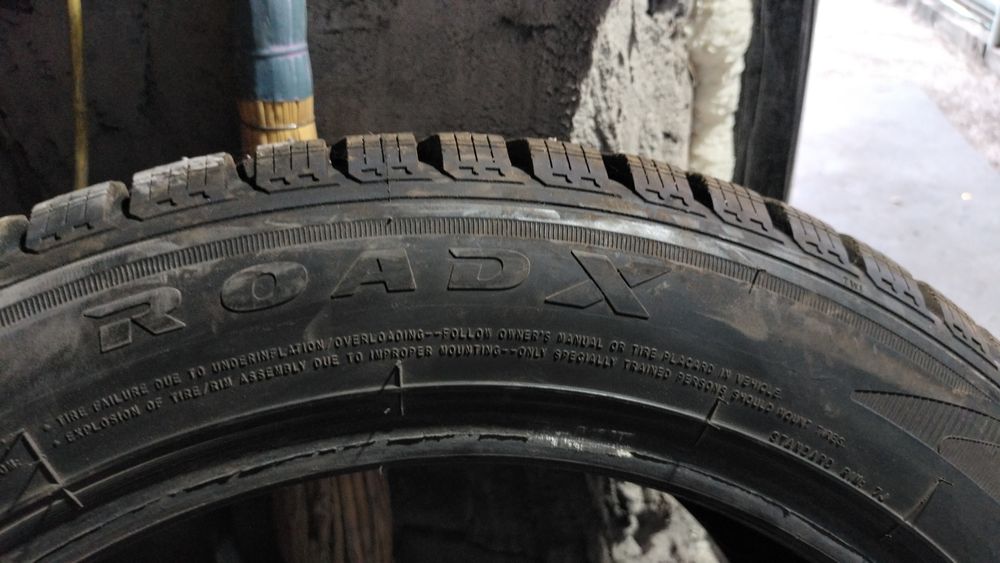 Зимняя резина размер на фото видно размер в отличном состоянии,120 за