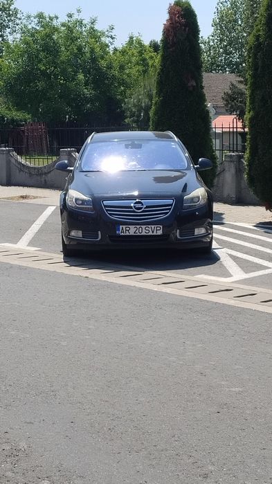 Vând Opel insignia