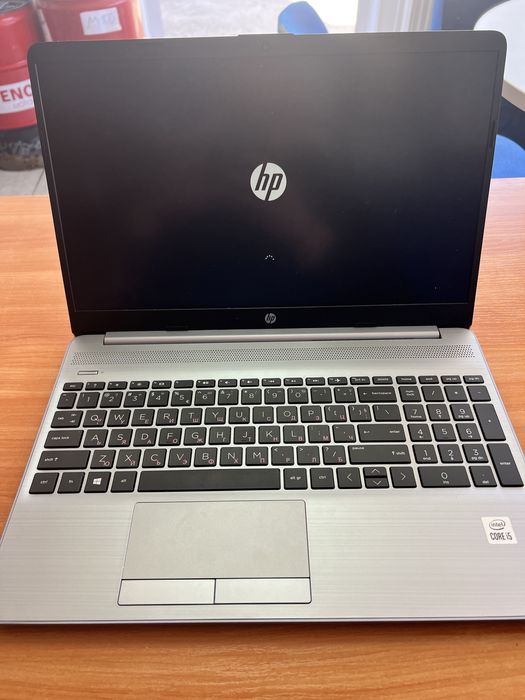 Лаптоп HP 250 G8