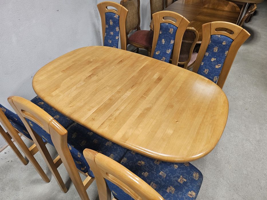 Masă extensibilă cu 6 scaune