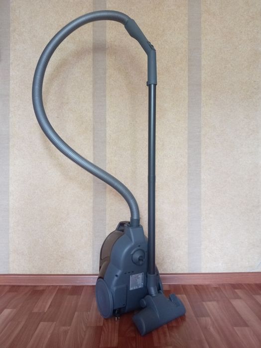 Пылесос LG 1600W