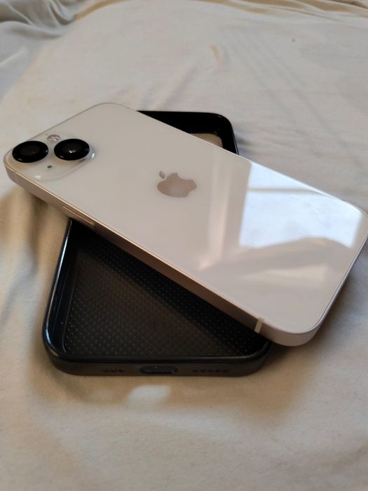 Продам iPhone 13