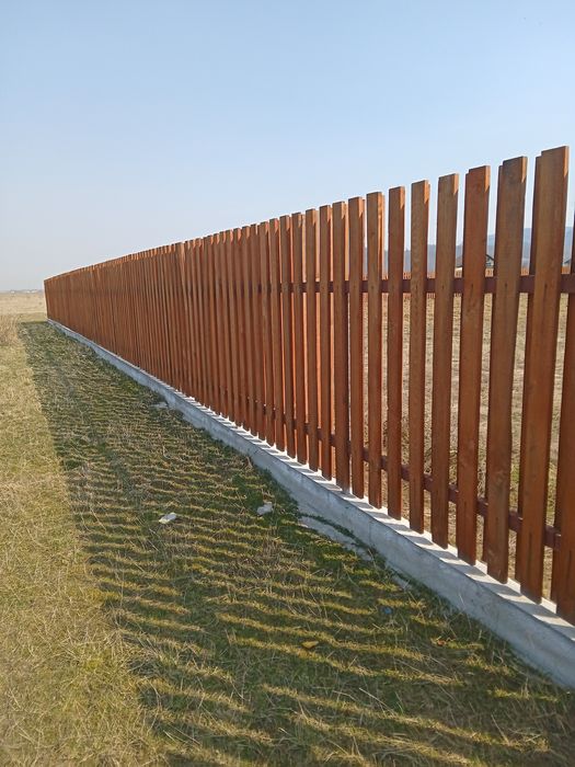 Garduri si porti plasa bordurata sipca metalica sau lemn tabla