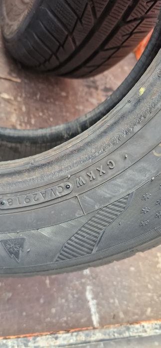 2 Anvelope ca noi Toyo 215 65 R15 M+S