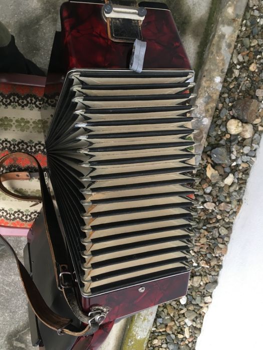 Vind acordeon italian Primo.