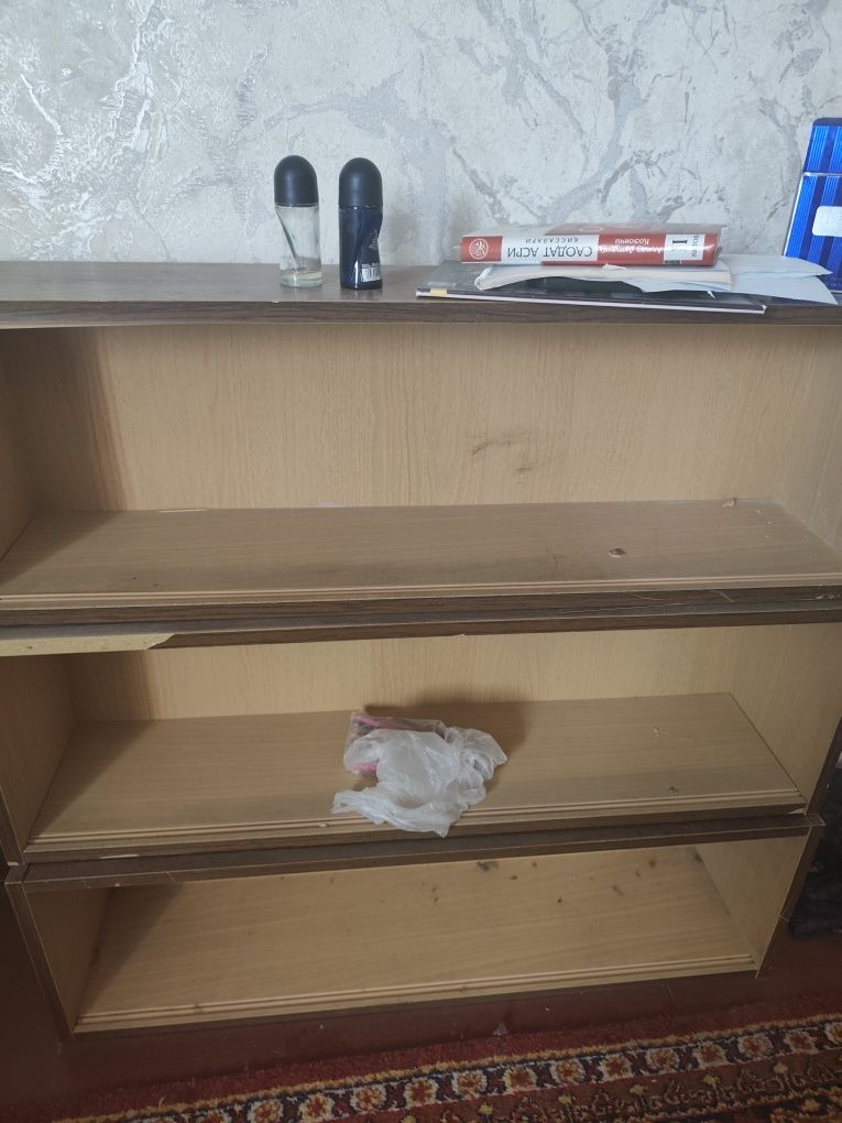 Книжный полка сотилади