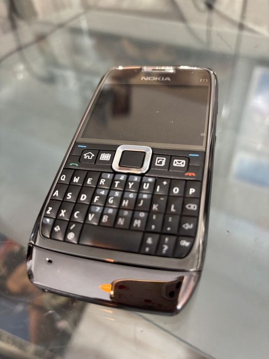 Vand nokia E71, nou, zero minute, necodat,limba romana,cadou,vârstnici
