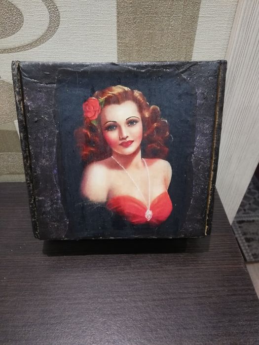 Красивая коробка, оформление декупаж.