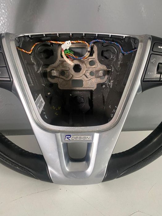 Volan R-design cu piele perforata VOLVO S60 V60 XC60 XC70 S80 V70 31315994 31390469