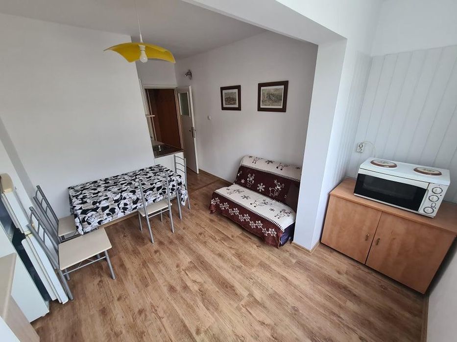 Дава се под наем Едностаен апартамент в Бургас, Зорница - 46 кв.м за 280.5 € - Снимка #1