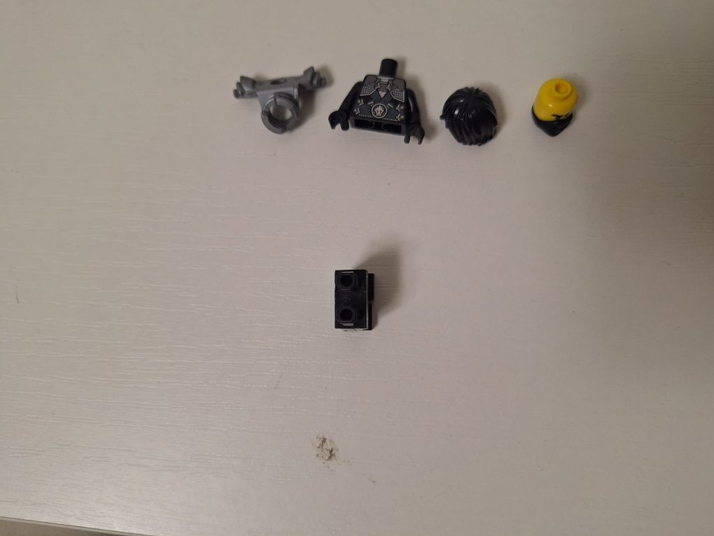 Vând lego ninjago minifigurine rare