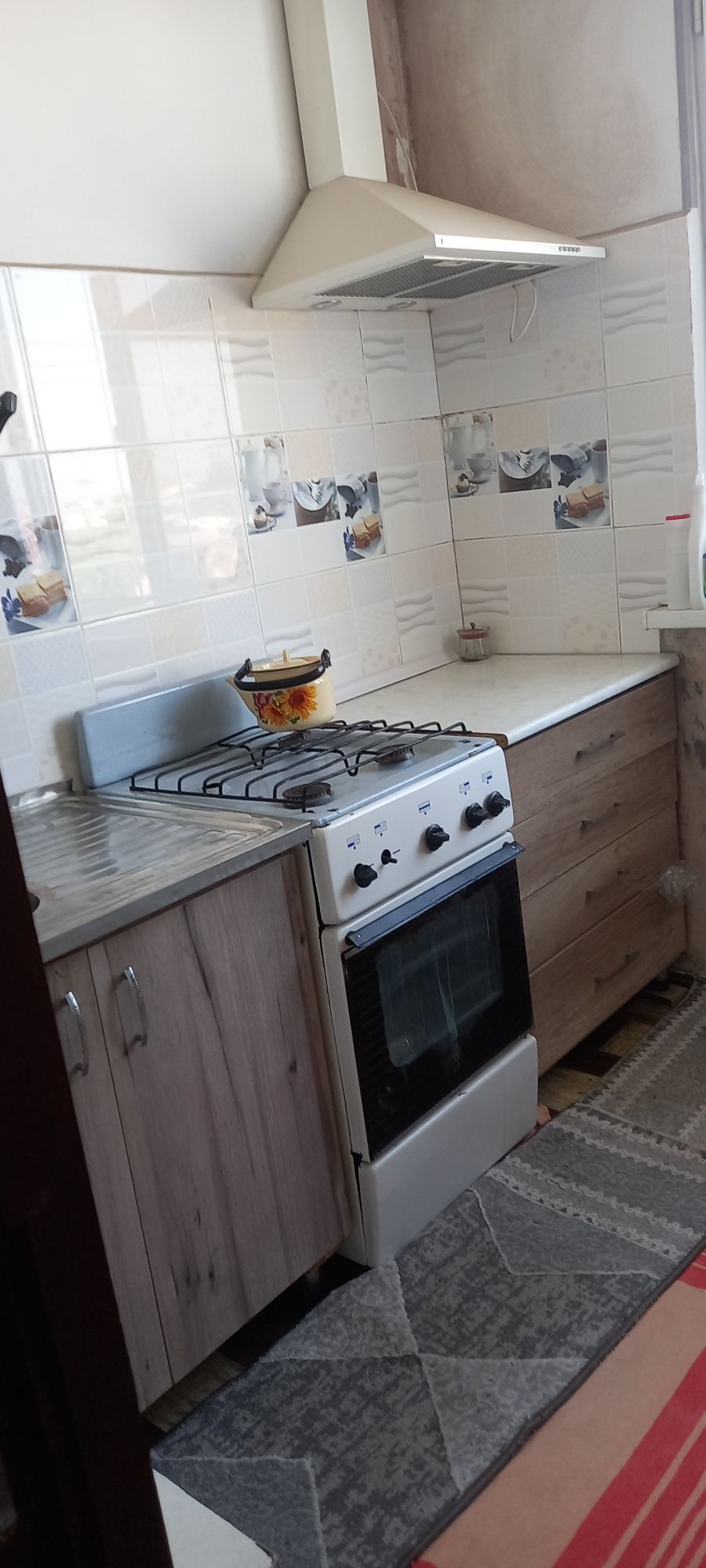 Сдам квартиру в аренду 2х комнатную,со всеми удобствами.