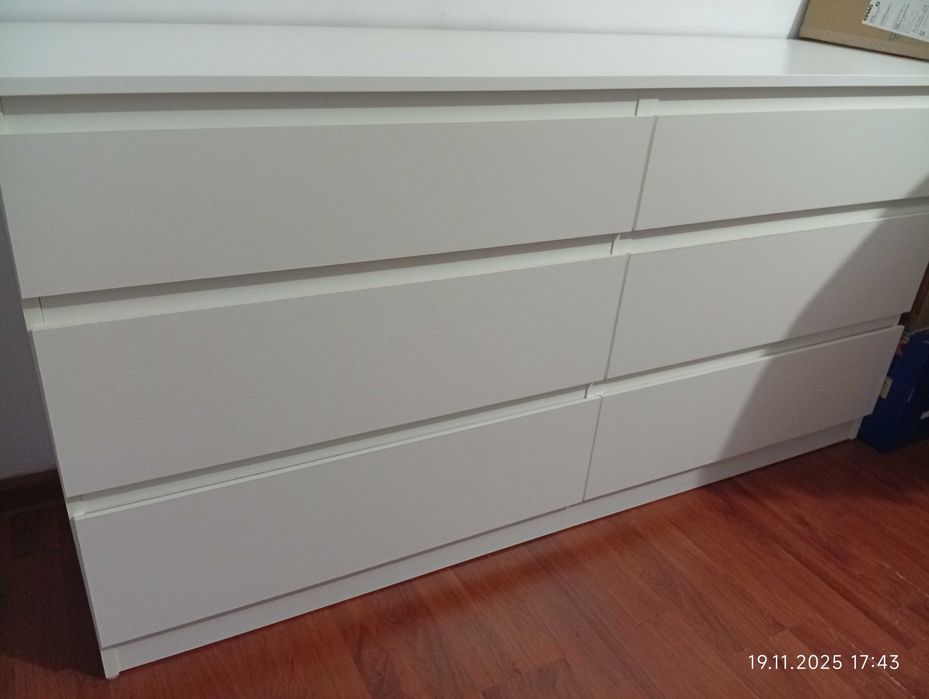 Dulap depozitare și comodă Ikea