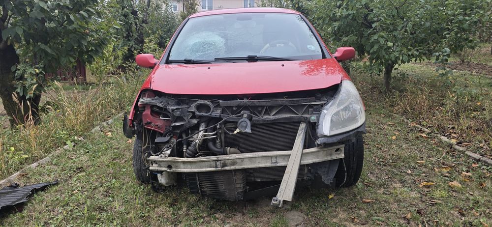 Renault Clio 3 epava / dezmembrări