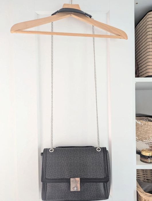 Дамска чанта Guess