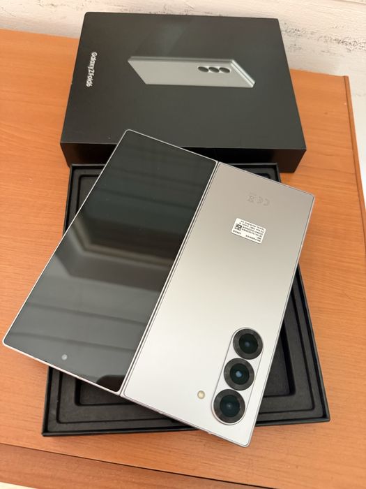Samsung Z Fold 6,Silver,256gb,Nou