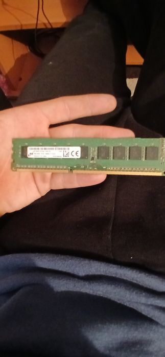 Vând rami pc 8gb
