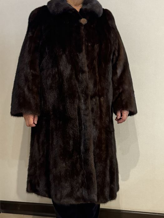 Натуральная норковая шуба в отличном состоянии, недорго.