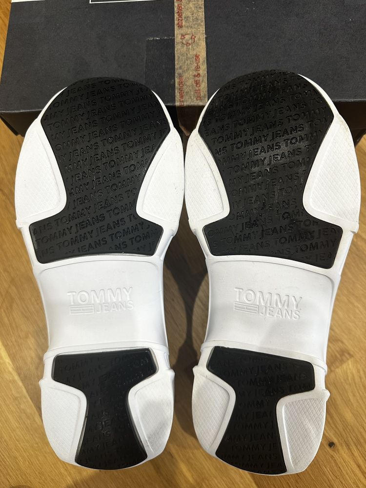 Tommy Hilfiger 38 номер