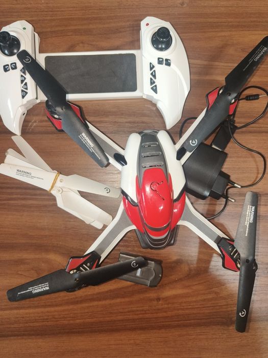 Vând dronă cu telecomandă