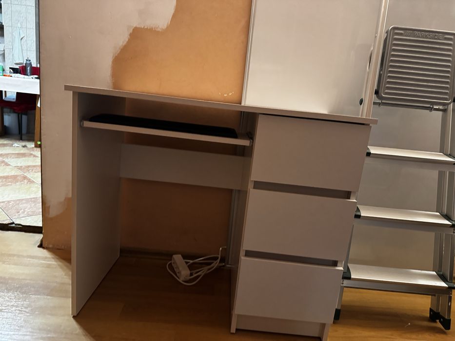 Vand birou alb pentru copii cu sertare 90x50x77