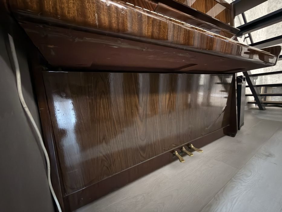 Продается пианино Petrof